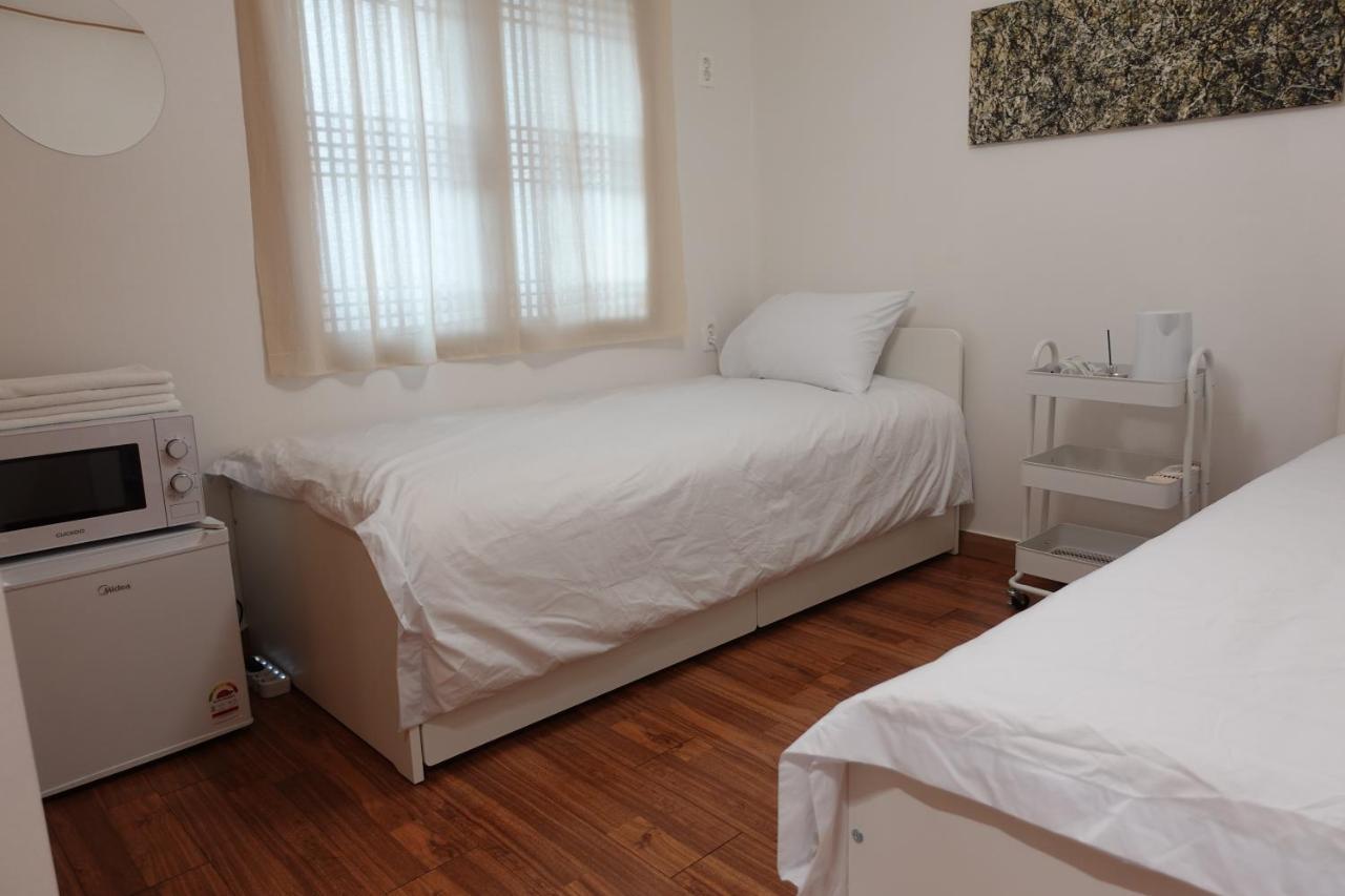 Hostel Jl In Chung-Jeong โซล ภายนอก รูปภาพ