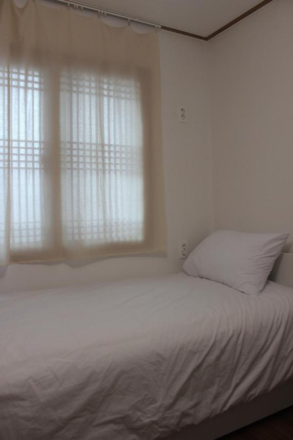 Hostel Jl In Chung-Jeong โซล ภายนอก รูปภาพ
