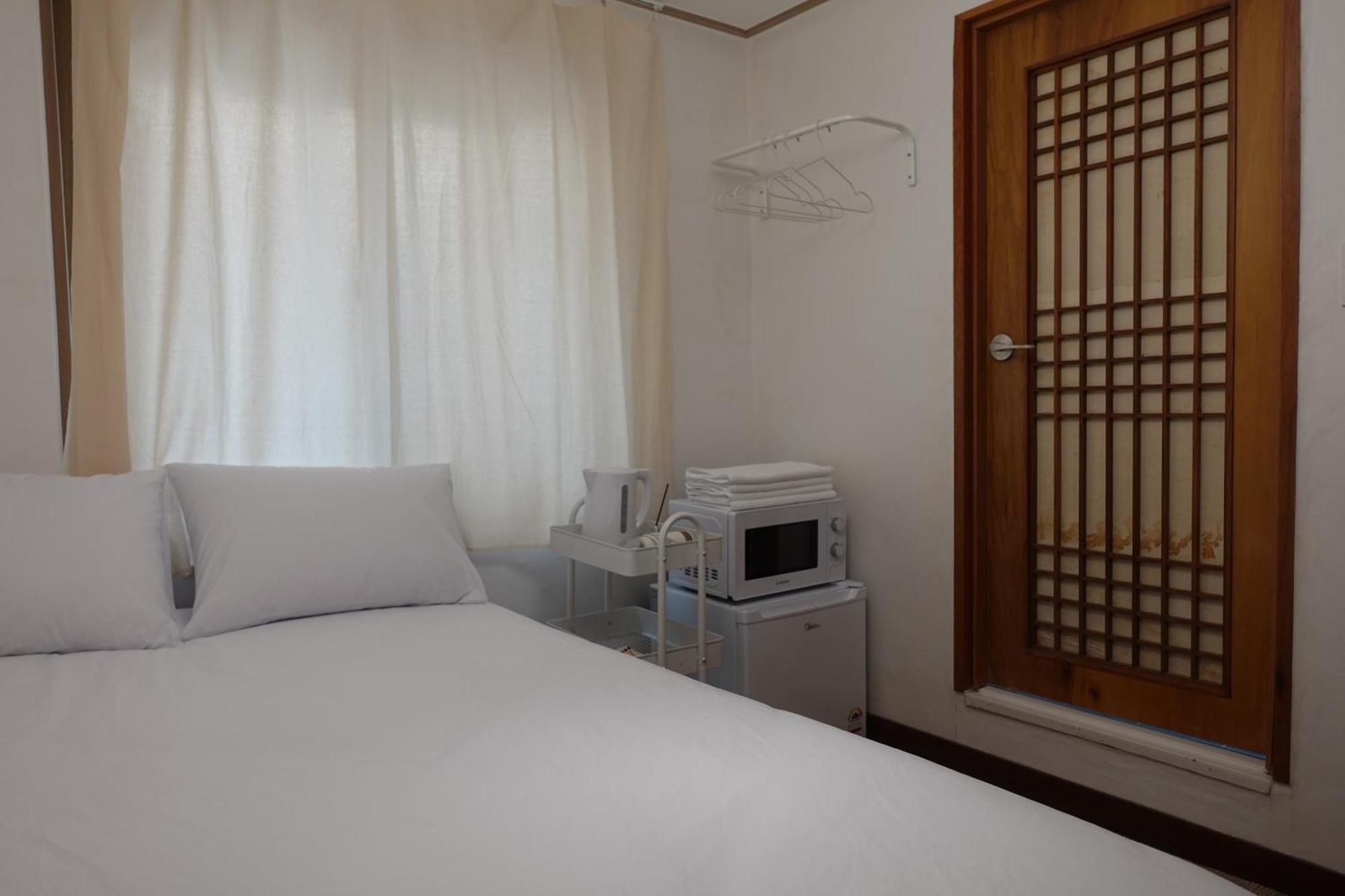 Hostel Jl In Chung-Jeong โซล ภายนอก รูปภาพ